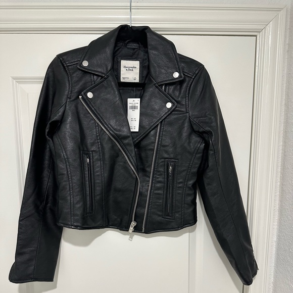 NWT Abercrombie Vegan Leather Moto Jacket - Picture 3 of 3